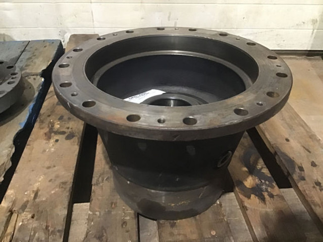 Liebherr Output Shaft Housing - Hub roda: gambar 1 Liebherr Output Shaft Housing - Hub roda: gambar 1