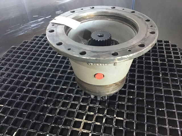 Liebherr Output Shaft Housing - Hub roda: gambar 3 Liebherr Output Shaft Housing - Hub roda: gambar 3