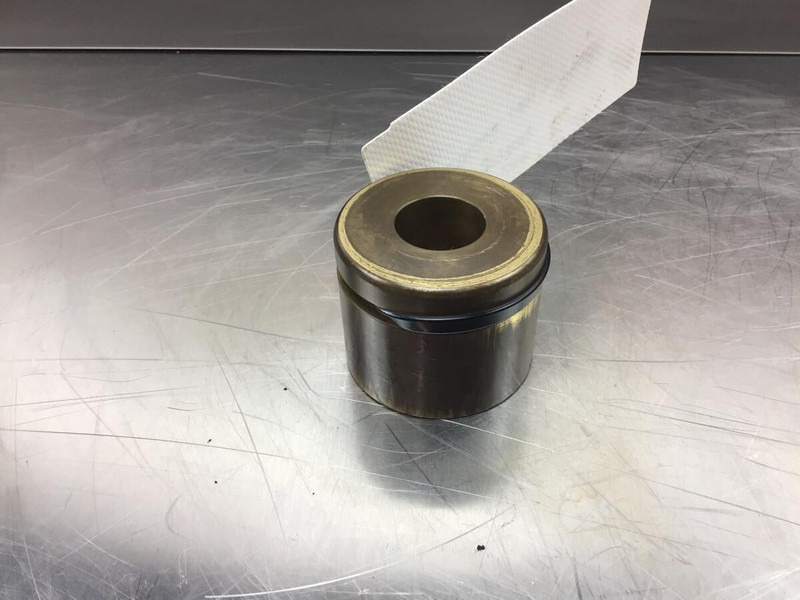 Liebherr R944 - Suku Cadang Mesin: gambar 2 Liebherr R944 - Suku Cadang Mesin: gambar 2