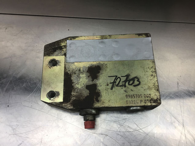 Liebherr Valve Distribution Block - Hidrolika: gambar 4 Liebherr Valve Distribution Block - Hidrolika: gambar 4