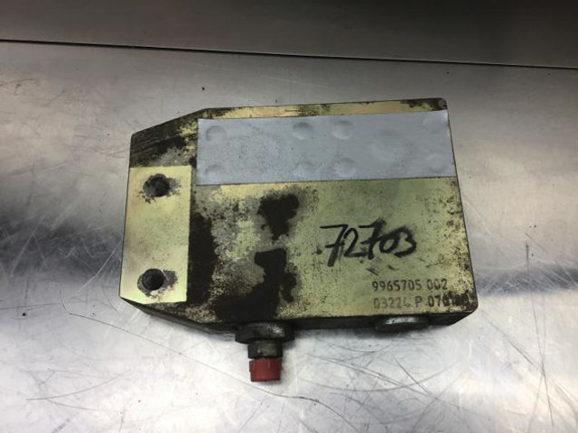 Liebherr Valve Distribution Block - Hidrolika: gambar 1 Liebherr Valve Distribution Block - Hidrolika: gambar 1