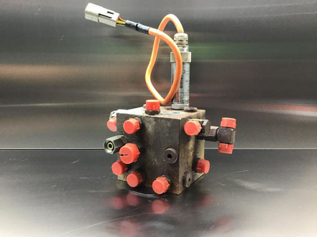 Liebherr Valve Distribution Block - Hidrolika: gambar 3 Liebherr Valve Distribution Block - Hidrolika: gambar 3