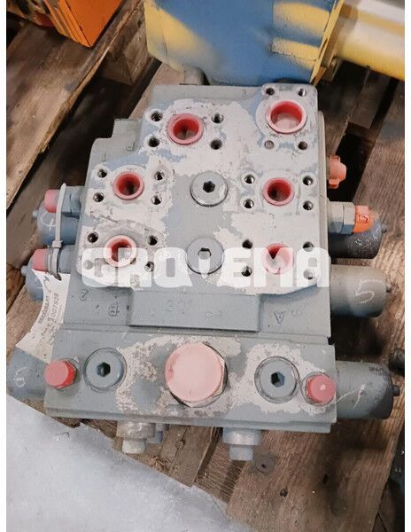 Liebherr Valveblock - Katup: gambar 1 Liebherr Valveblock - Katup: gambar 1