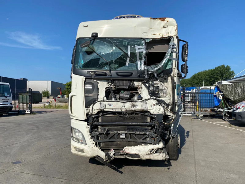 DAF XF 106.460 SC / Damaged / Stand Airco - Tractor head: gambar 2 DAF XF 106.460 SC / Damaged / Stand Airco - Tractor head: gambar 2