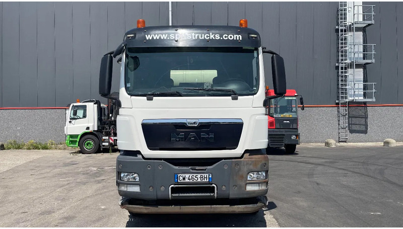 MAN TGS 35.360 LIEBHERR 9M3 - Truk pengaduk beton: gambar 2 MAN TGS 35.360 LIEBHERR 9M3 - Truk pengaduk beton: gambar 2