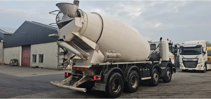 Scania P410 Mixer 9m3 LIEBHERR - Truk pengaduk beton: gambar 5 Scania P410 Mixer 9m3 LIEBHERR - Truk pengaduk beton: gambar 5