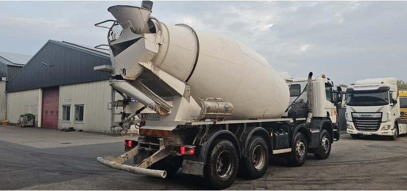 Scania P410 Mixer 9m3 LIEBHERR - Truk pengaduk beton: gambar 5 Scania P410 Mixer 9m3 LIEBHERR - Truk pengaduk beton: gambar 5
