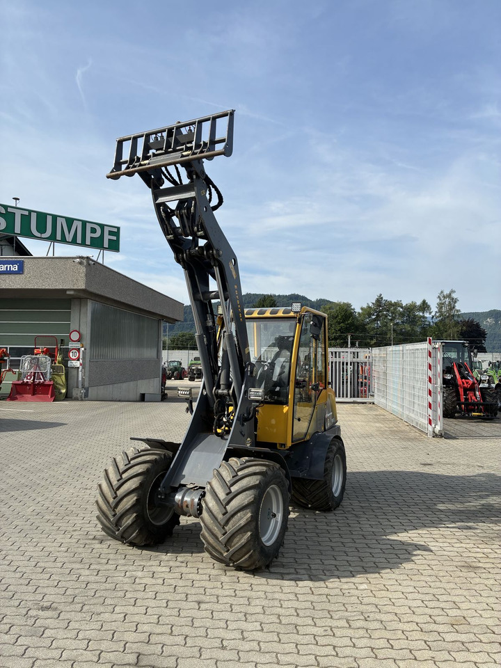 Eurotrac Eurotrac W13 - Pemuat ringkas: gambar 1 Eurotrac Eurotrac W13 - Pemuat ringkas: gambar 1
