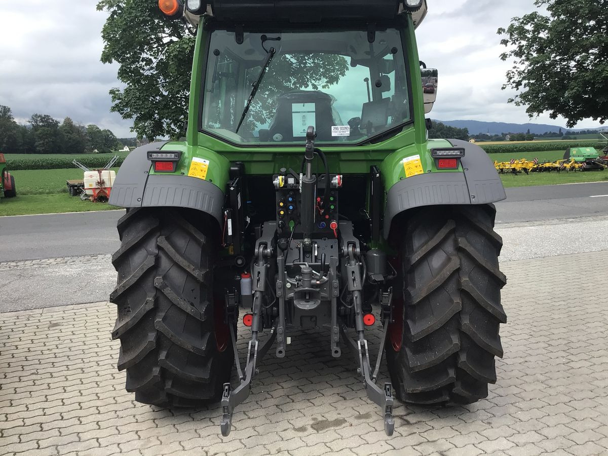 Fendt 211 Vario (FendtONE) - Traktor: gambar 4 Fendt 211 Vario (FendtONE) - Traktor: gambar 4