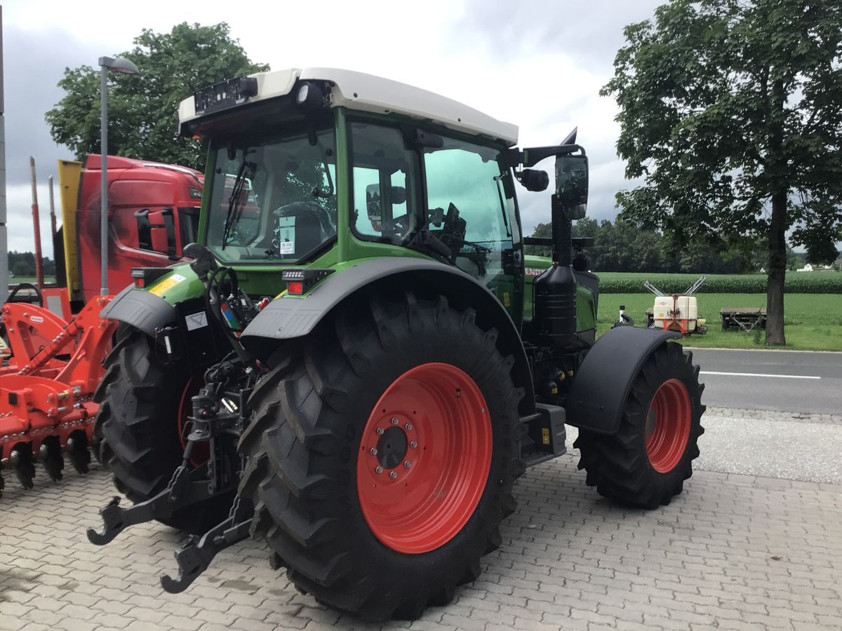 Fendt 211 Vario (FendtONE) - Traktor: gambar 3 Fendt 211 Vario (FendtONE) - Traktor: gambar 3