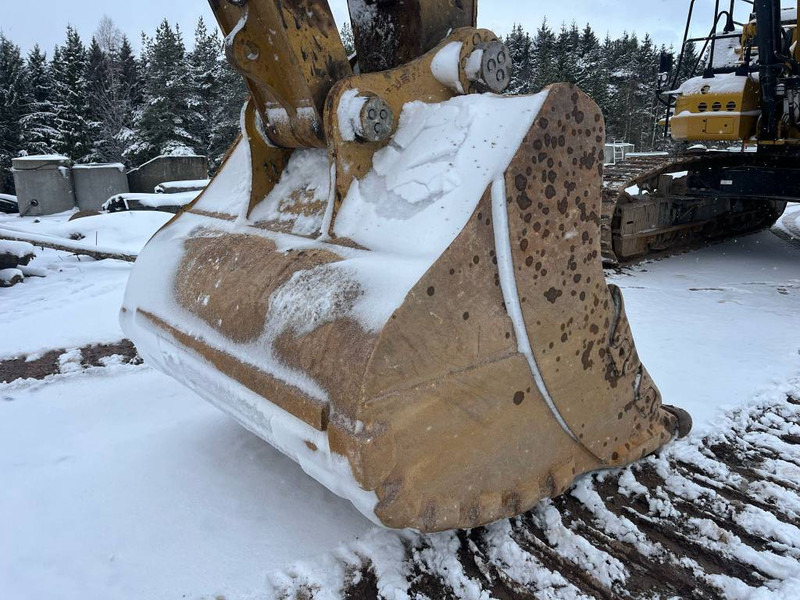 Ekskavator perayap Cat 374-07B: gambar 7