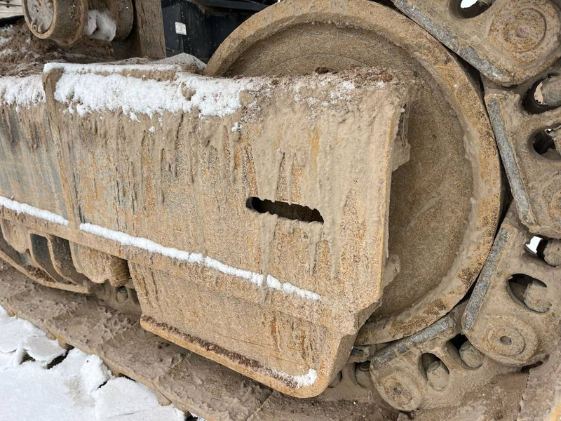 Ekskavator perayap Cat 374-07B: gambar 17