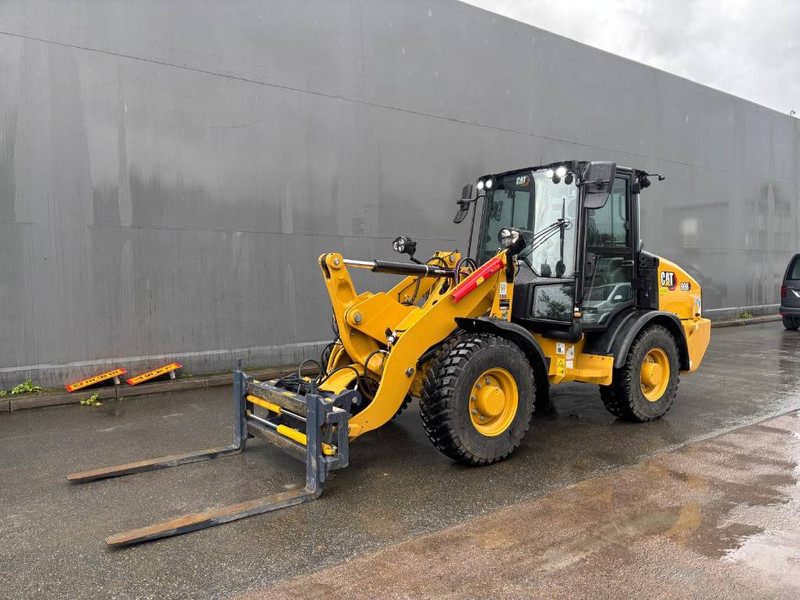 Cat 906 - Wheel loader: gambar 1 Cat 906 - Wheel loader: gambar 1