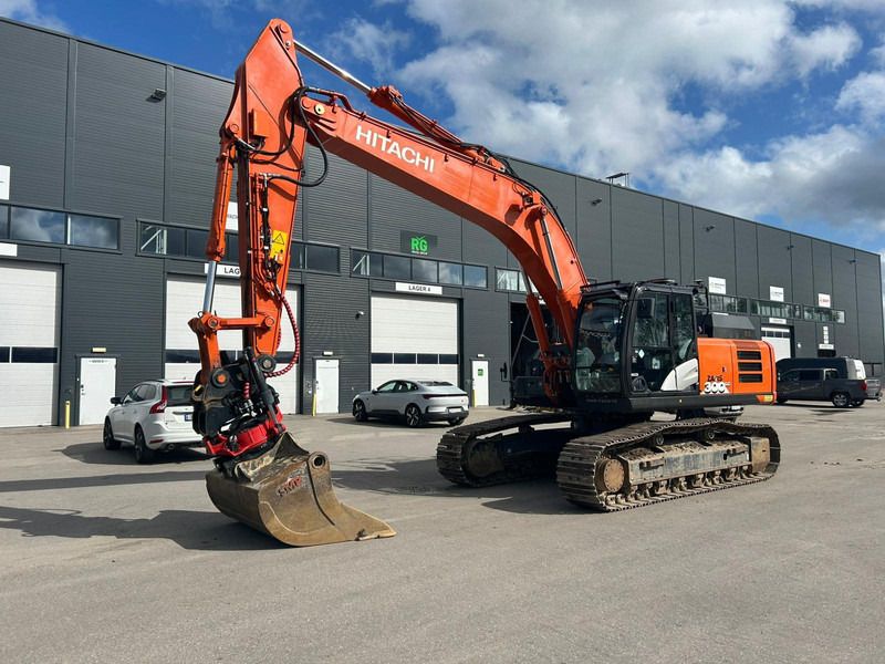 Hitachi ZX 300 LC-6 - Ekskavator perayap: gambar 1 Hitachi ZX 300 LC-6 - Ekskavator perayap: gambar 1