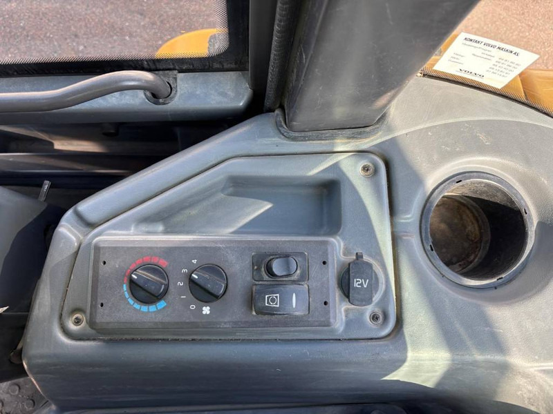 Wheel loader Volvo L 30 GS: gambar 20