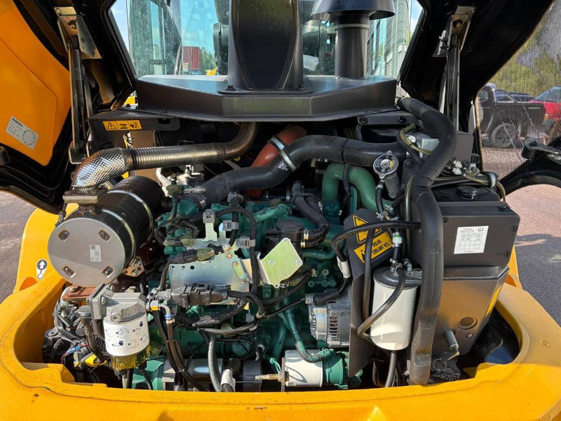 Wheel loader Volvo L 30 GS: gambar 16