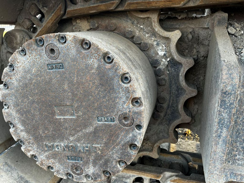 Ekskavator perayap Hyundai Robex 235LCR-9A: gambar 9 Ekskavator perayap Hyundai Robex 235LCR-9A: gambar 9