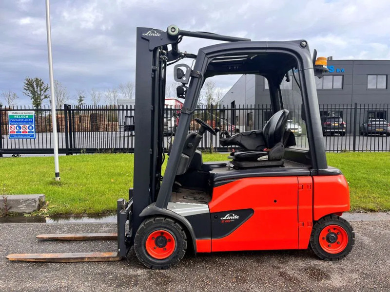 Linde E20PL-02 - Forklift listrik: gambar 1 Linde E20PL-02 - Forklift listrik: gambar 1