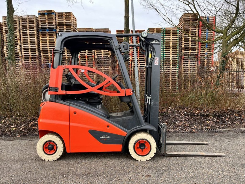 Linde H18T-01 - Forklift LPG: gambar 1 Linde H18T-01 - Forklift LPG: gambar 1