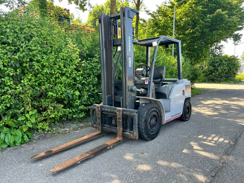 Nissan FD45 W1F4A45Y FD45 W1F4A45Y - Forklift diesel: gambar 4 Nissan FD45 W1F4A45Y FD45 W1F4A45Y - Forklift diesel: gambar 4
