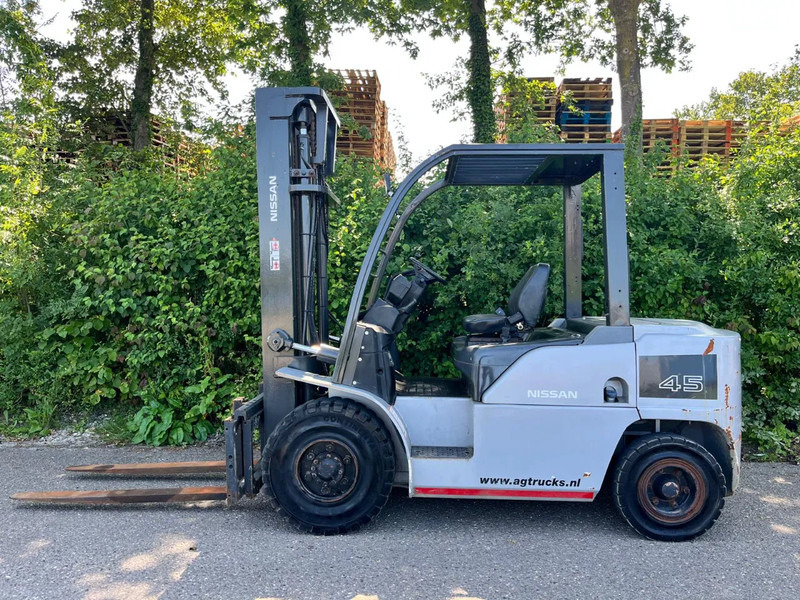 Nissan FD45 W1F4A45Y FD45 W1F4A45Y - Forklift diesel: gambar 2 Nissan FD45 W1F4A45Y FD45 W1F4A45Y - Forklift diesel: gambar 2