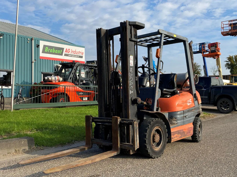 Toyota 42-6FGF25 - Forklift LPG: gambar 5 Toyota 42-6FGF25 - Forklift LPG: gambar 5