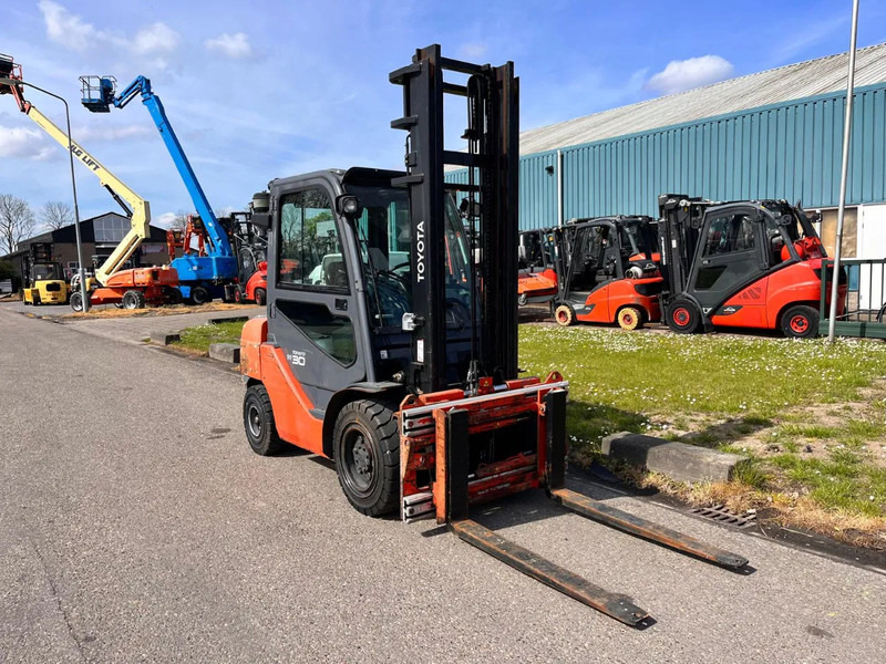 Toyota 52-8FDF30 - Forklift diesel: gambar 3 Toyota 52-8FDF30 - Forklift diesel: gambar 3