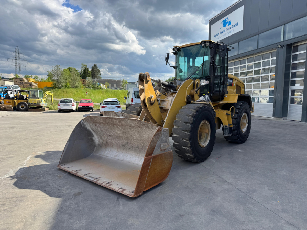 CATERPILLAR 926M - Wheel loader: gambar 1 CATERPILLAR 926M - Wheel loader: gambar 1