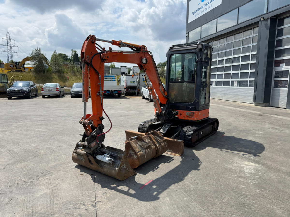HITACHI Zaxis 30U-2 CSR - Ekskavator perayap: gambar 1 HITACHI Zaxis 30U-2 CSR - Ekskavator perayap: gambar 1