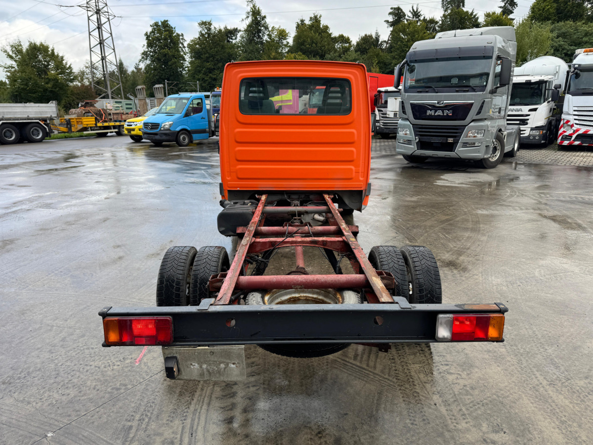 IVECO 35C12 4x2 - Truk sasis: gambar 5 IVECO 35C12 4x2 - Truk sasis: gambar 5