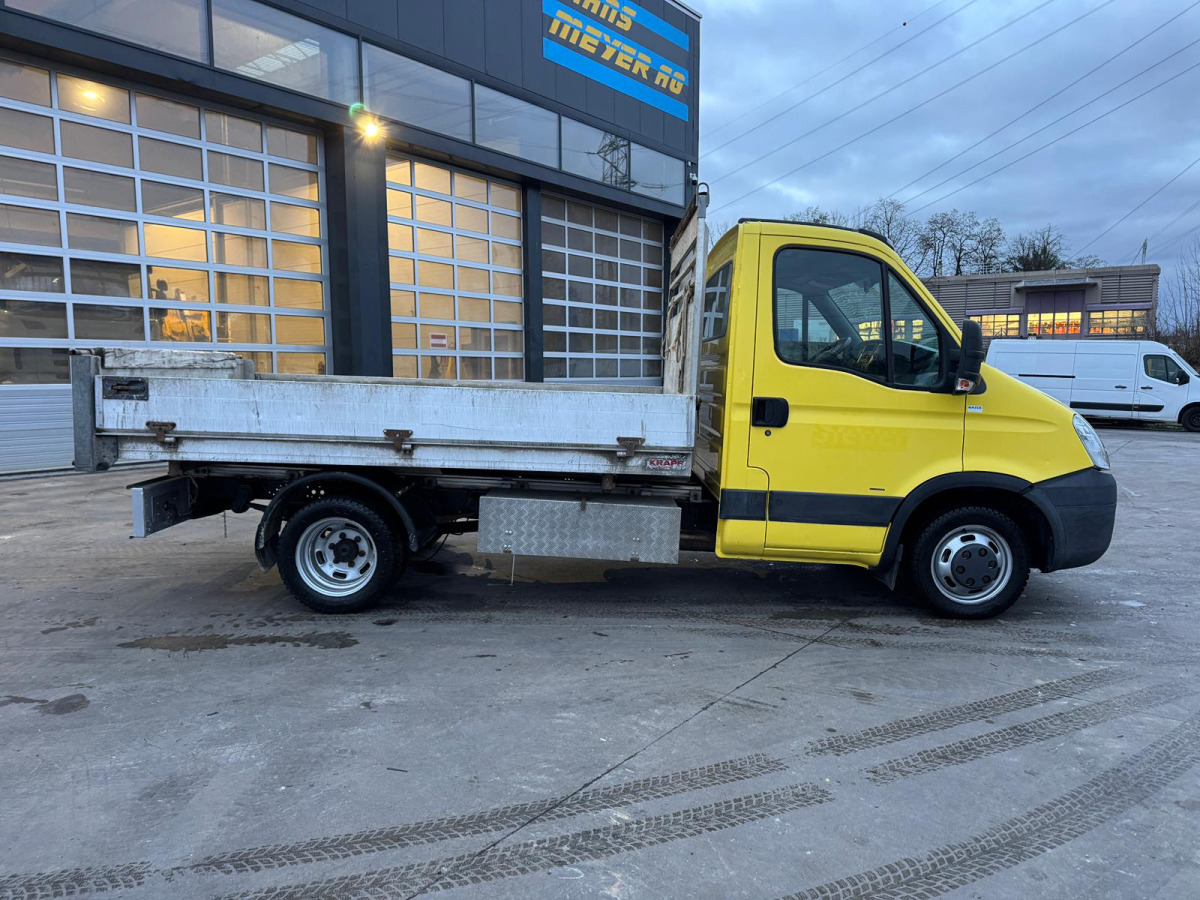 IVECO Daily 35C15 4x2 - Van jungkit: gambar 4 IVECO Daily 35C15 4x2 - Van jungkit: gambar 4