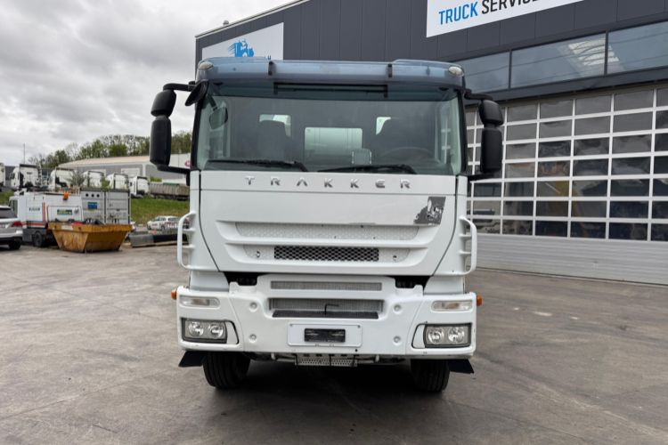Iveco Trakker 450 8x4 (Liebherr 9m3 2018) - Truk pengaduk beton: gambar 2 Iveco Trakker 450 8x4 (Liebherr 9m3 2018) - Truk pengaduk beton: gambar 2