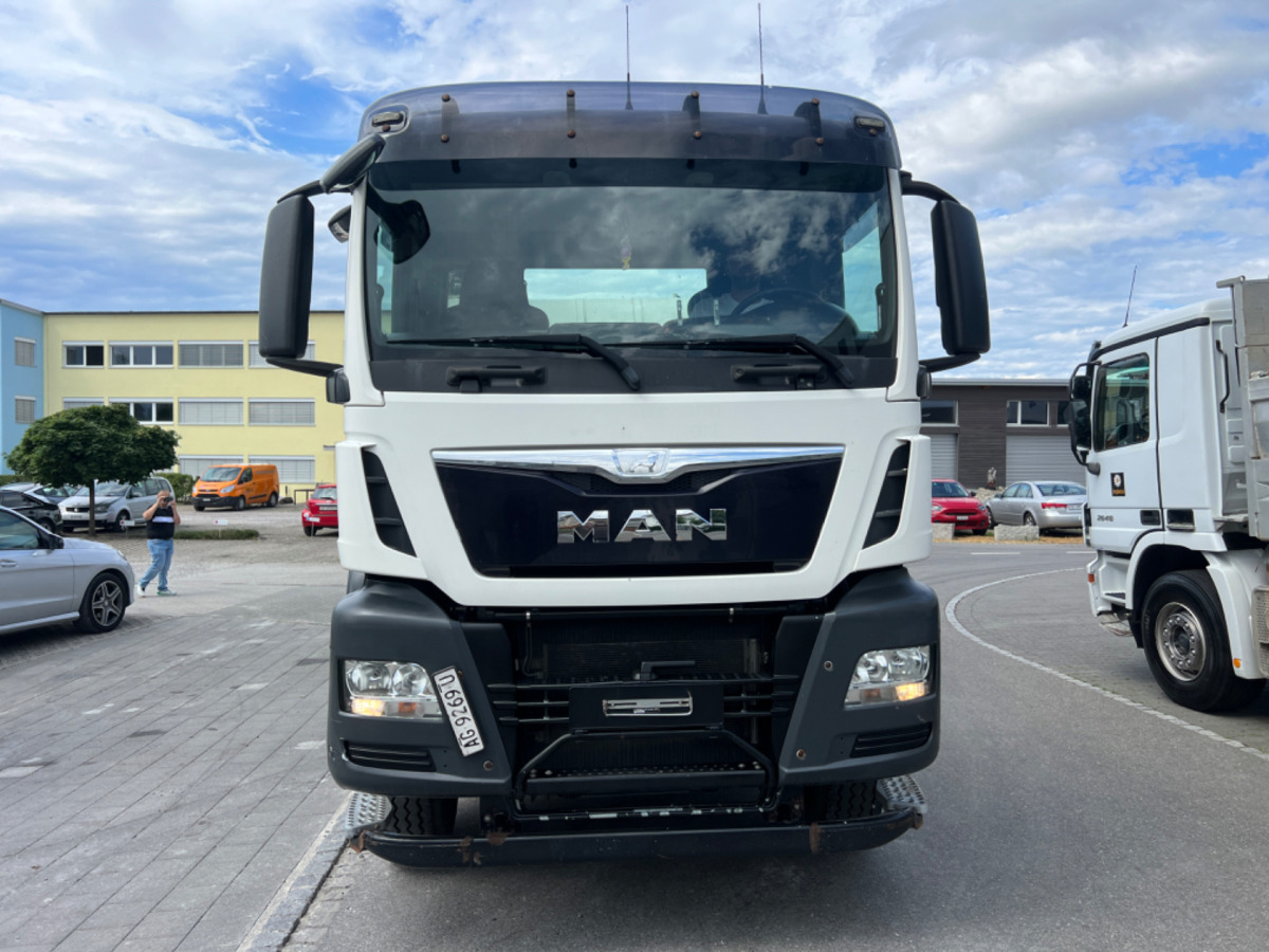 MAN TGS 35.480 10x4 10m3 Förderband 17M Liebherr - Truk pengaduk beton: gambar 2 MAN TGS 35.480 10x4 10m3 Förderband 17M Liebherr - Truk pengaduk beton: gambar 2