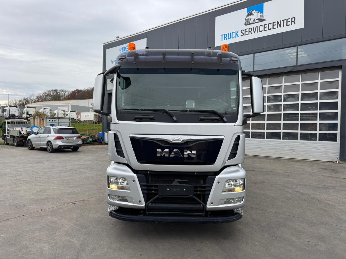 MAN TGS 35.480 8x2-4 H Effer 1355 9-6 - Truk derek: gambar 4 MAN TGS 35.480 8x2-4 H Effer 1355 9-6 - Truk derek: gambar 4