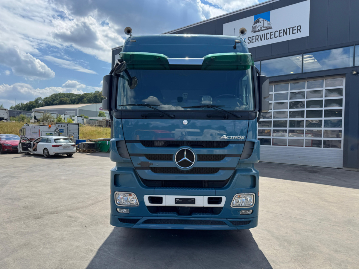 MERCEDES Actros 1841 4x2 - Truk dengan terpal samping: gambar 2 MERCEDES Actros 1841 4x2 - Truk dengan terpal samping: gambar 2