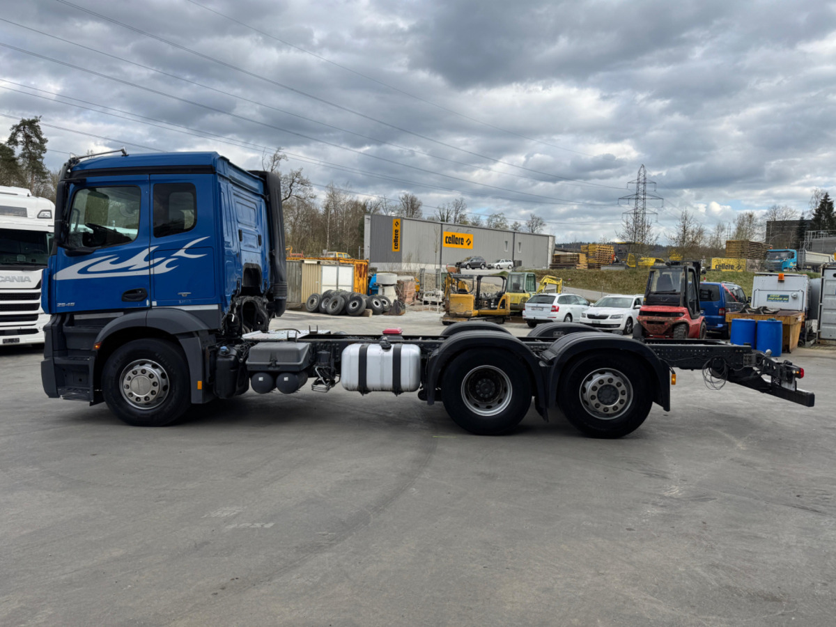 Truk sasis MERCEDES Actros 2545 6x2: gambar 7