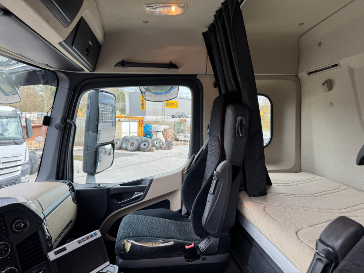 Truk sasis MERCEDES Actros 2545 6x2: gambar 9