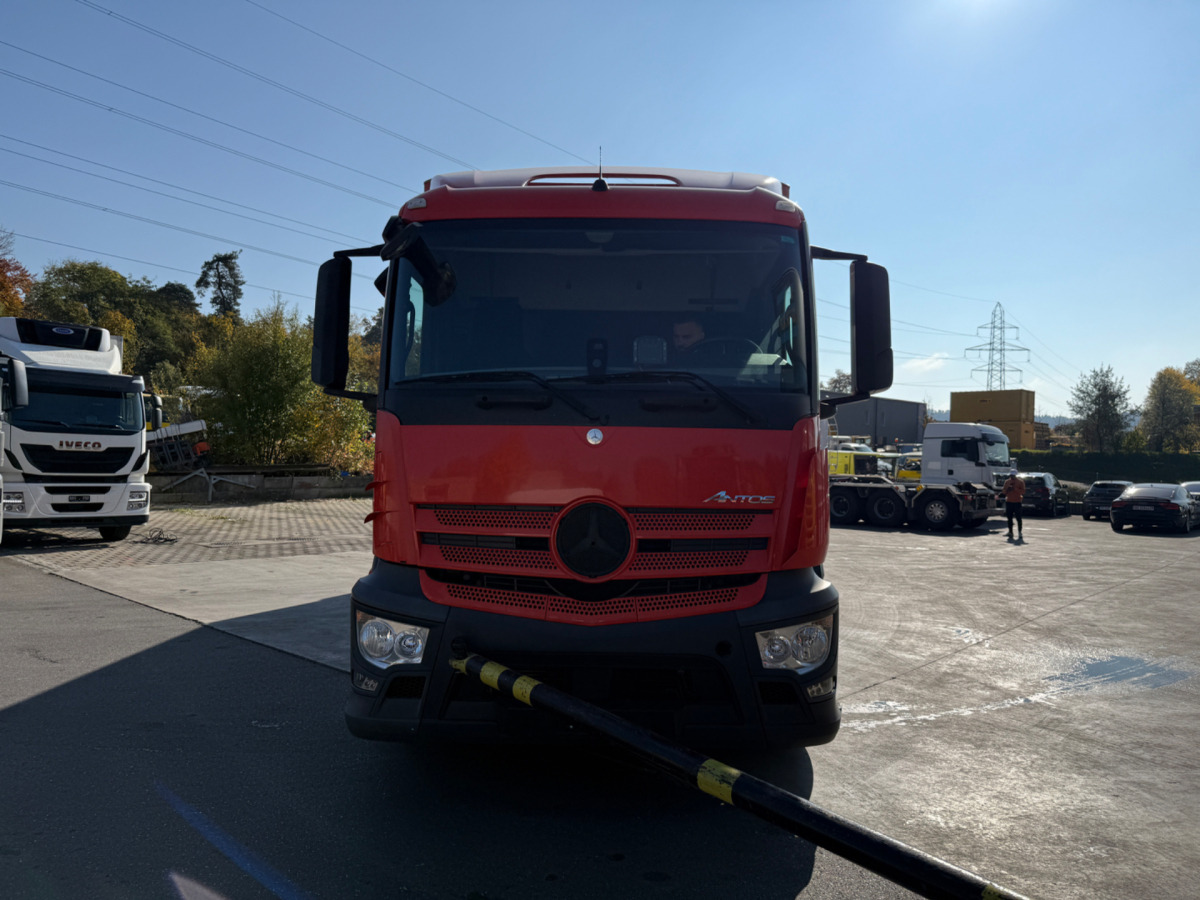 MERCEDES Antos 2540 6x2 (Engine defect) - Truk box: gambar 2 MERCEDES Antos 2540 6x2 (Engine defect) - Truk box: gambar 2