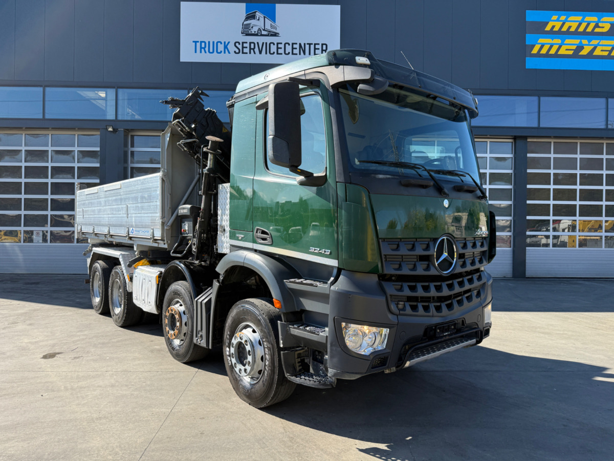 MERCEDES Arocs 3242 8x4 Hiab 166-4 - Truk jungkit, Truk derek: gambar 5 MERCEDES Arocs 3242 8x4 Hiab 166-4 - Truk jungkit, Truk derek: gambar 5