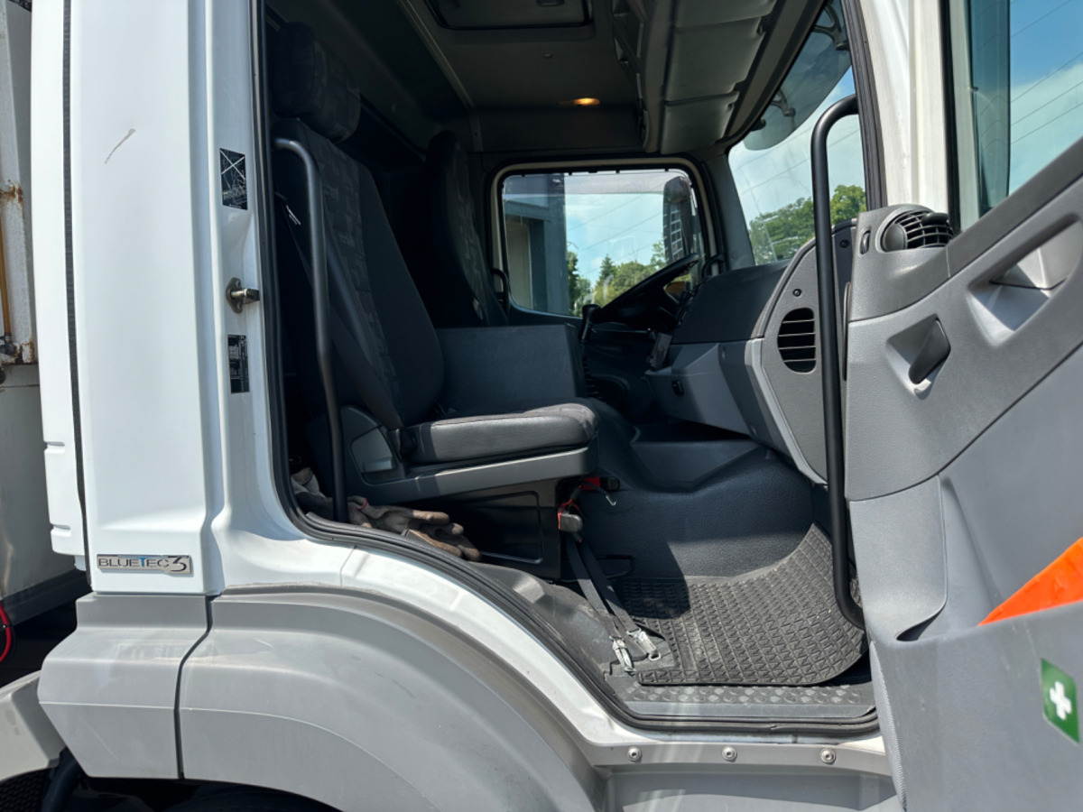 MERCEDES Axor 1833 4x2 Carrier Supra 850 Tiefkühler - Truk berpendingin: gambar 5 MERCEDES Axor 1833 4x2 Carrier Supra 850 Tiefkühler - Truk berpendingin: gambar 5