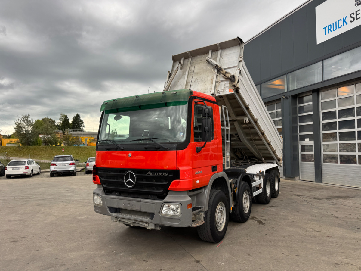 MERCEDES BENZ ACTROS 3246 C3390 - Truk jungkit: gambar 1 MERCEDES BENZ ACTROS 3246 C3390 - Truk jungkit: gambar 1