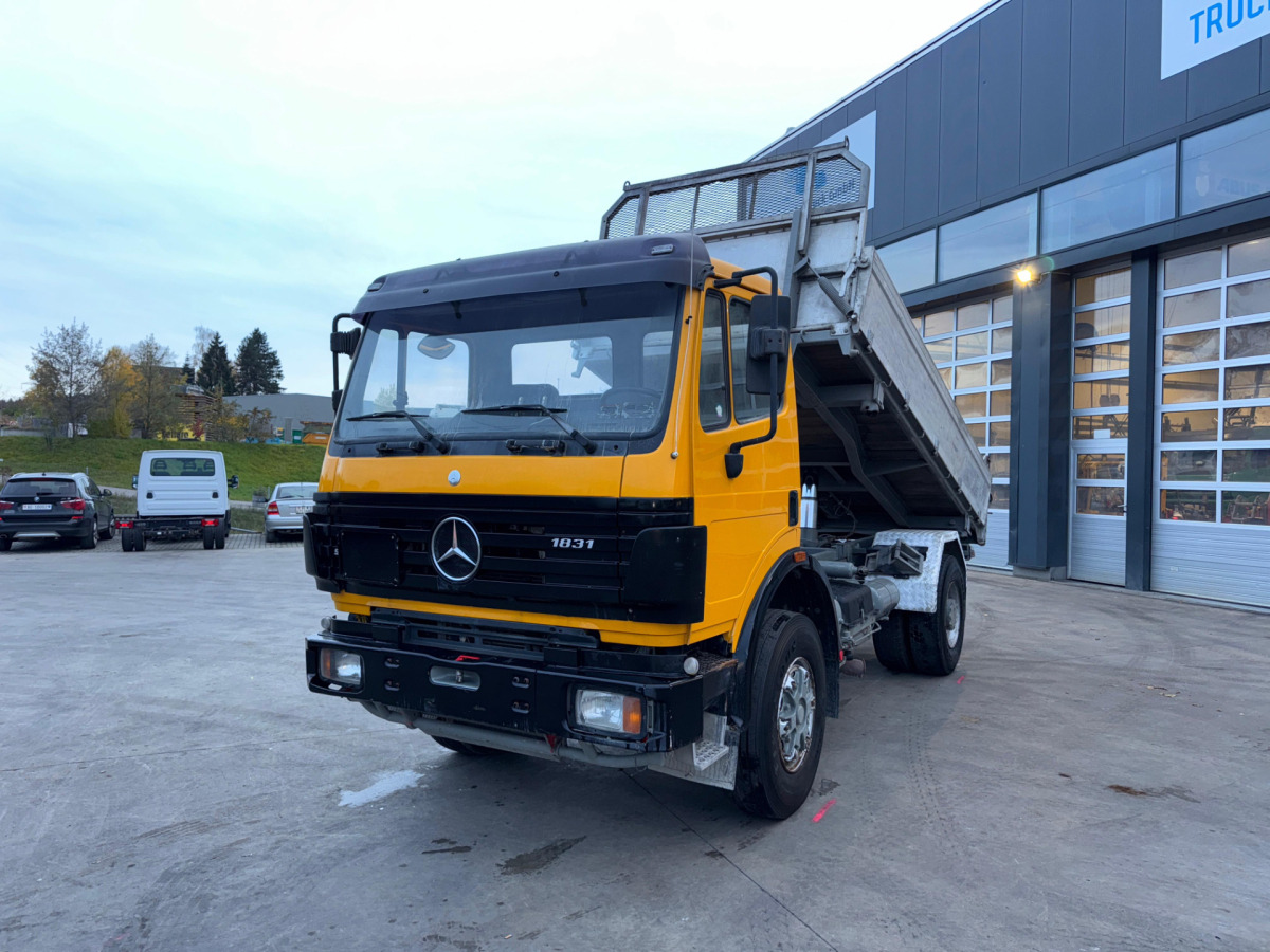 MERCEDES SK 1831 4x2 5m3 Kipper - Truk jungkit: gambar 1 MERCEDES SK 1831 4x2 5m3 Kipper - Truk jungkit: gambar 1