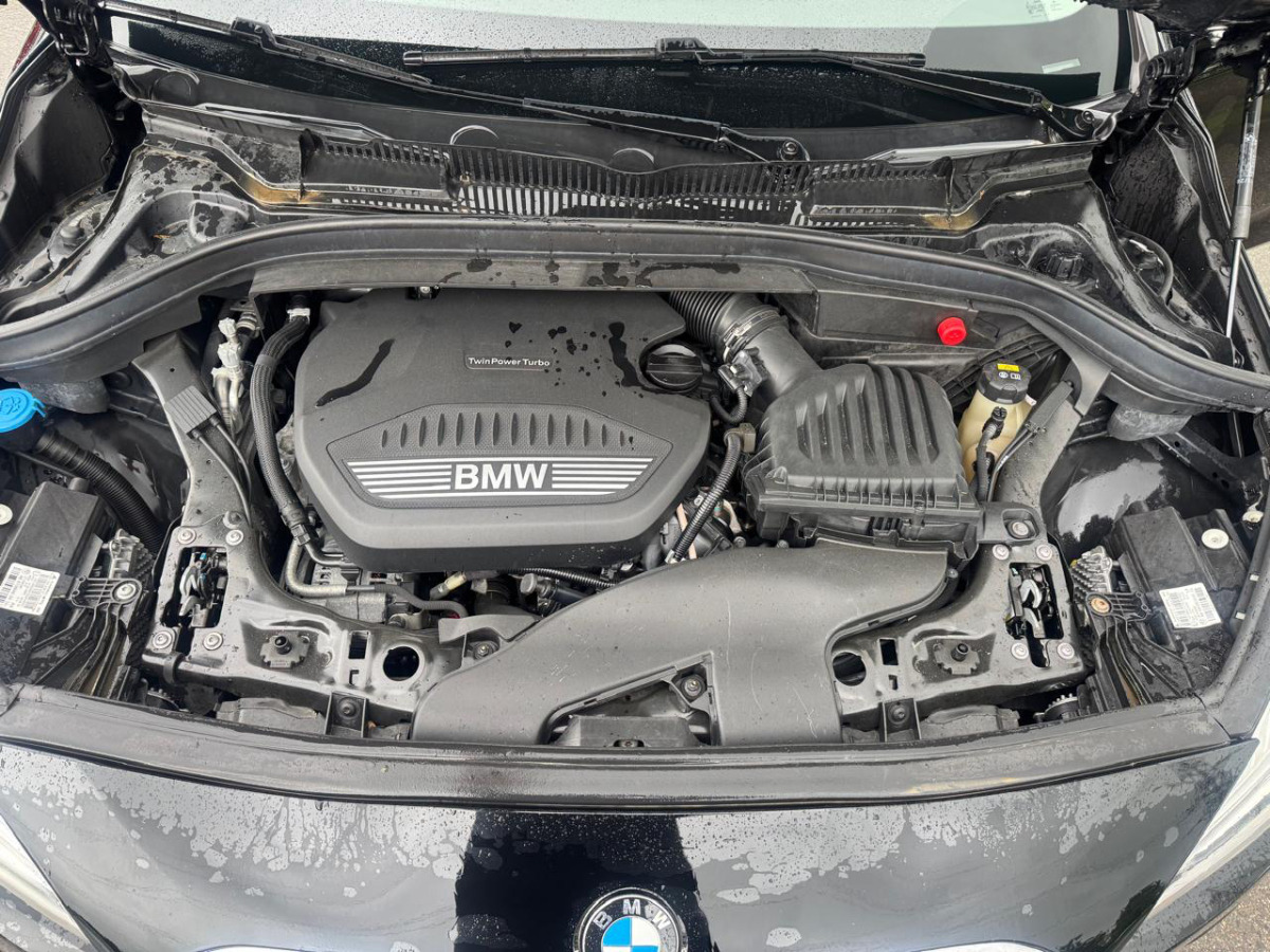 Hatchback Marke BMW 218d xDrive: gambar 15
