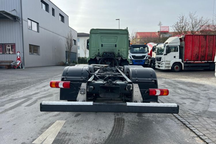 Mercedes-Benz Actros 2543 6x2 - Truk sasis: gambar 5 Mercedes-Benz Actros 2543 6x2 - Truk sasis: gambar 5