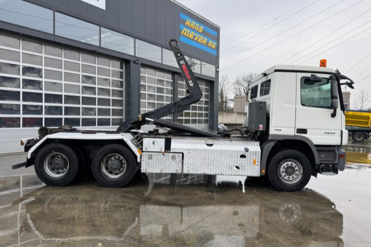 Mercedes-Benz Actros 2644 6x4 Hiab - Hook lift: gambar 3 Mercedes-Benz Actros 2644 6x4 Hiab - Hook lift: gambar 3