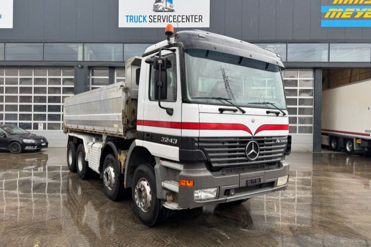 Mercedes-Benz Actros 3243 Moser Bordmatic - Truk jungkit: gambar 4 Mercedes-Benz Actros 3243 Moser Bordmatic - Truk jungkit: gambar 4