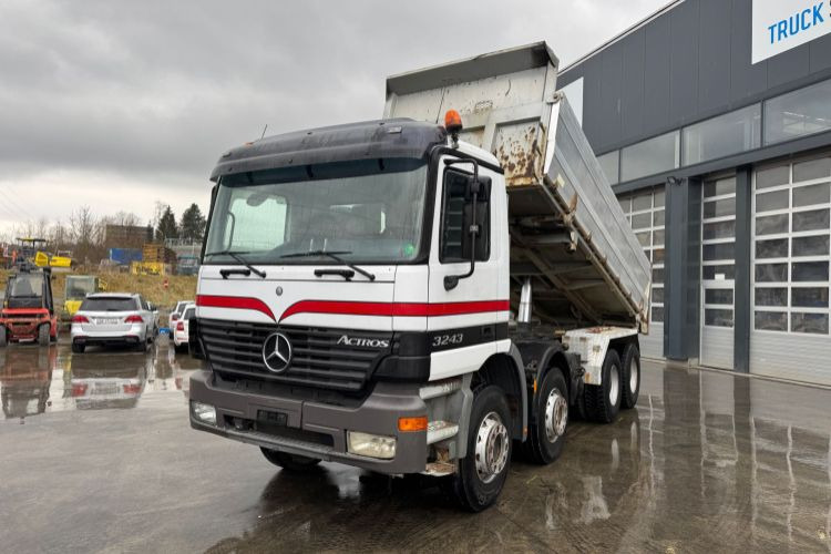 Mercedes-Benz Actros 3243 Moser Bordmatic - Truk jungkit: gambar 1 Mercedes-Benz Actros 3243 Moser Bordmatic - Truk jungkit: gambar 1