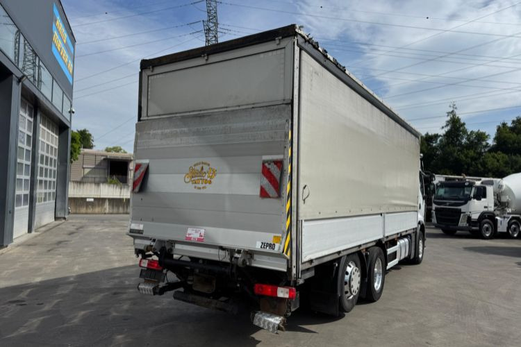 Renault Premium 460 6x2 - Truk dengan terpal samping: gambar 5 Renault Premium 460 6x2 - Truk dengan terpal samping: gambar 5