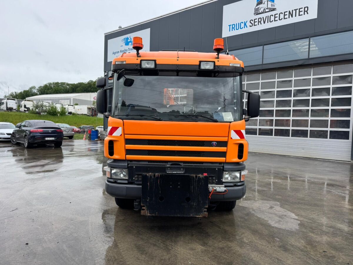 SCANIA P114 6x4/4 Welaki - Truk skip loader: gambar 2 SCANIA P114 6x4/4 Welaki - Truk skip loader: gambar 2