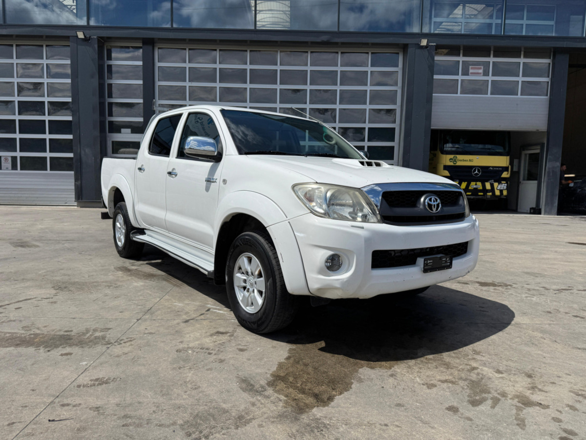TOYOTA Hilux 3.0D 4WD - Truk pikap: gambar 3 TOYOTA Hilux 3.0D 4WD - Truk pikap: gambar 3